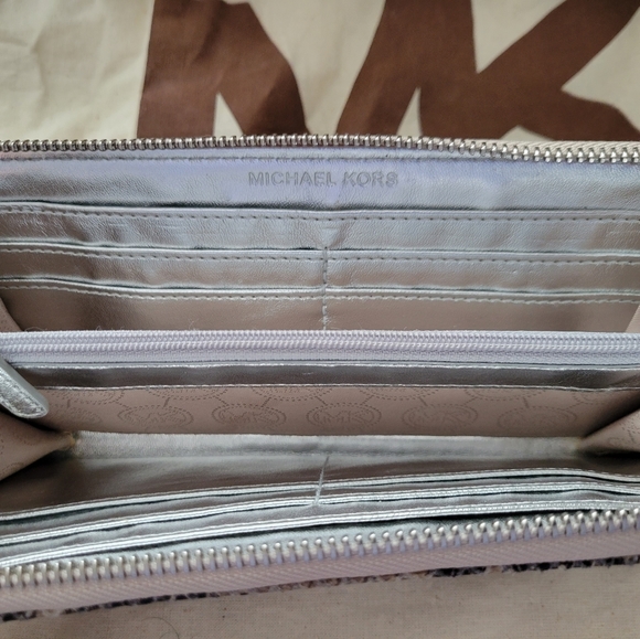 Michael Kors python snakeskin purse - Picture 8 of 9